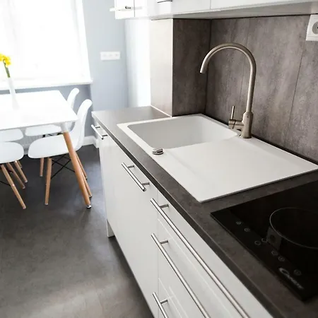 Szczesliwa 13 דירה *