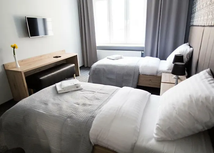 Apartament Szczęśliwa 13 *