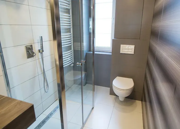 Apartament Szczęśliwa 13 *